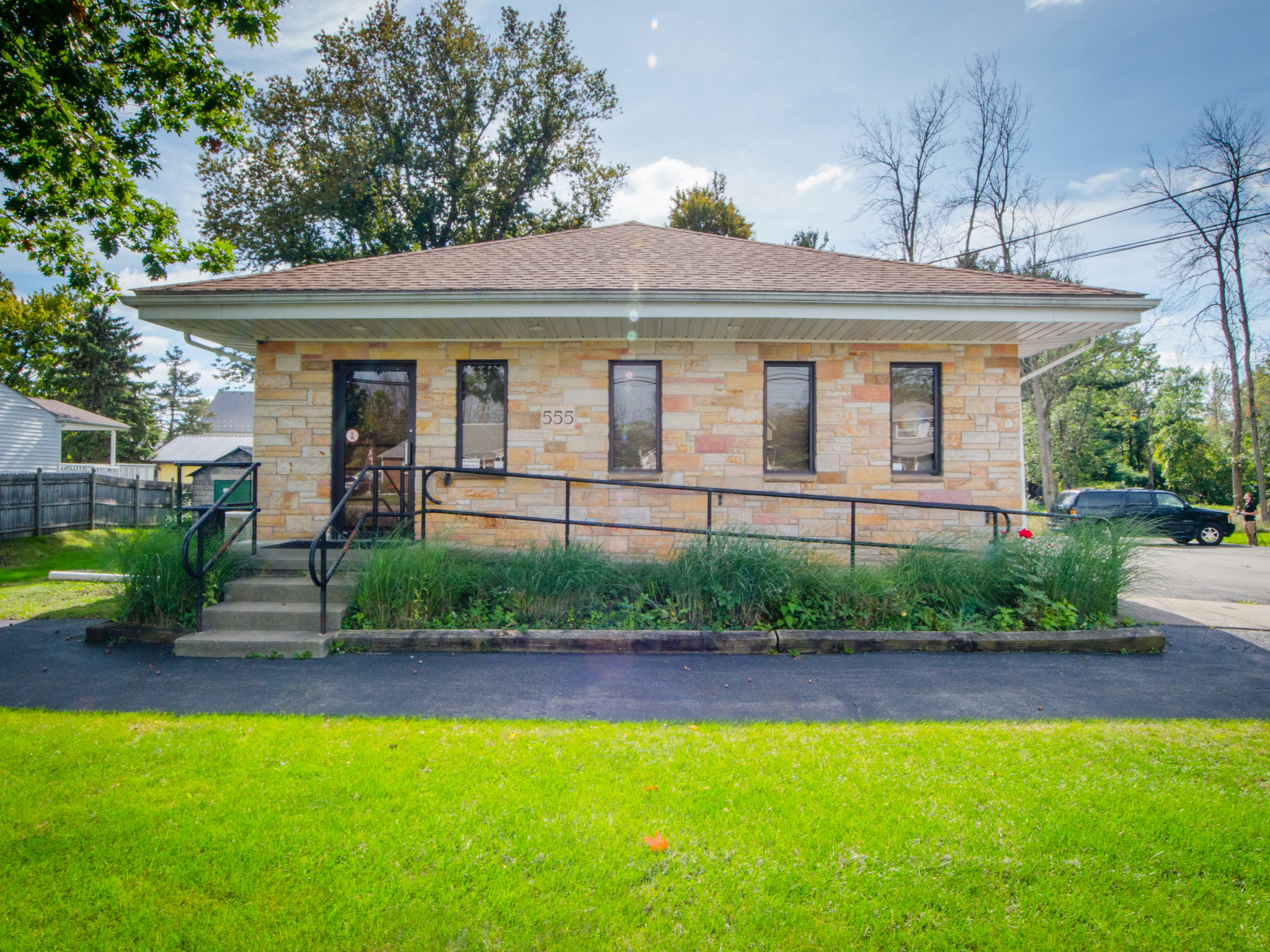 555 Como Park Blvd, Buffalo, NY for sale Primary Photo- Image 1 of 1