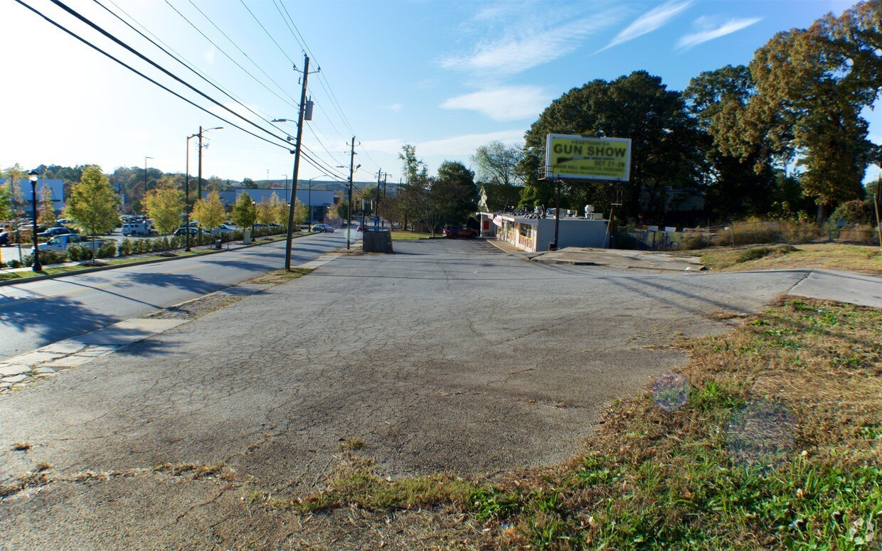 2600 Bolton Rd NW, Atlanta, GA 30318