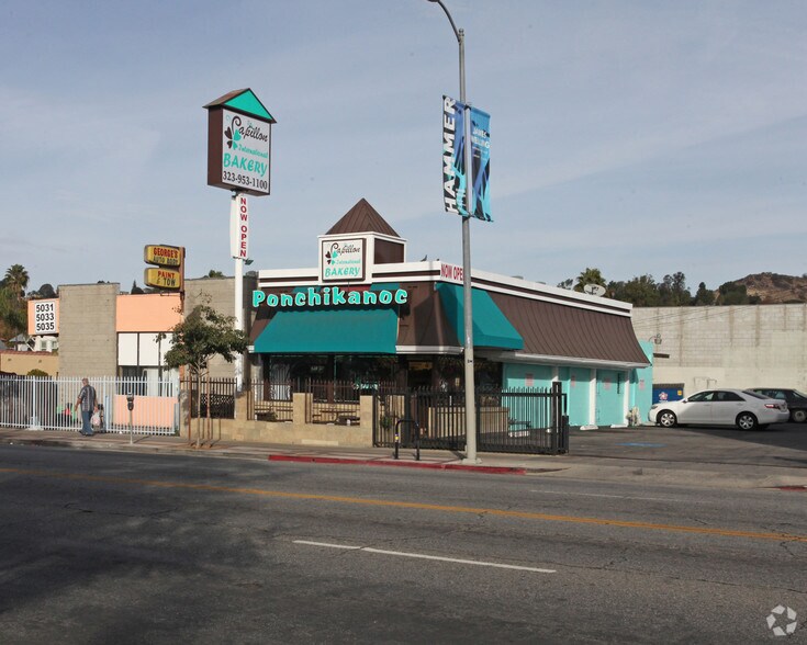 East Hollywood Portfolio Sale portfolio of 3 properties for sale on LoopNet.com - Primary Photo - Image 2 of 3