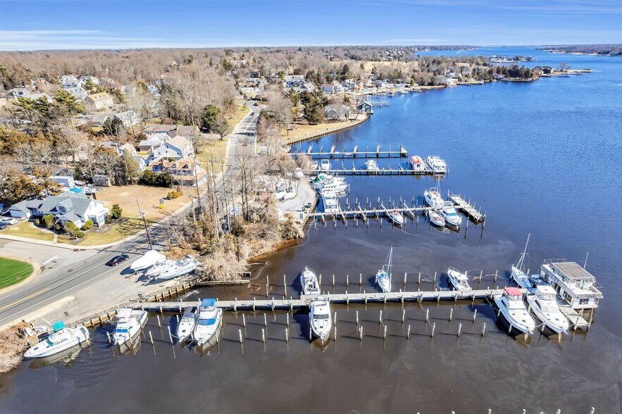 89 E Water St, Toms River, NJ 08753 37 Boat slips on Toms River