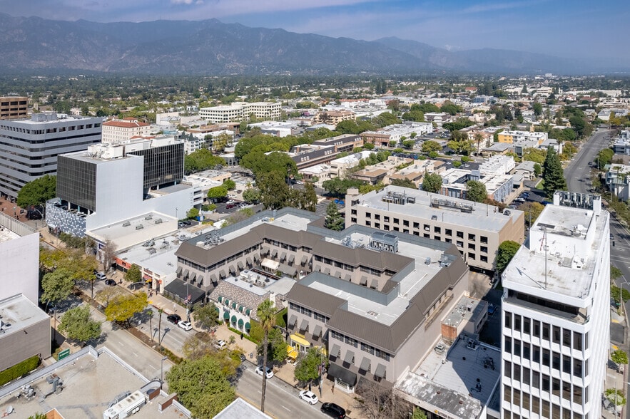 140-146 S Lake Ave, Pasadena, CA for lease - Building Photo - Image 3 of 10