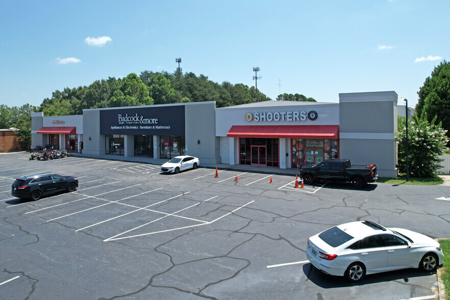 3407 W Gate City Blvd, Greensboro, NC for lease - Building Photo - Image 1 of 1