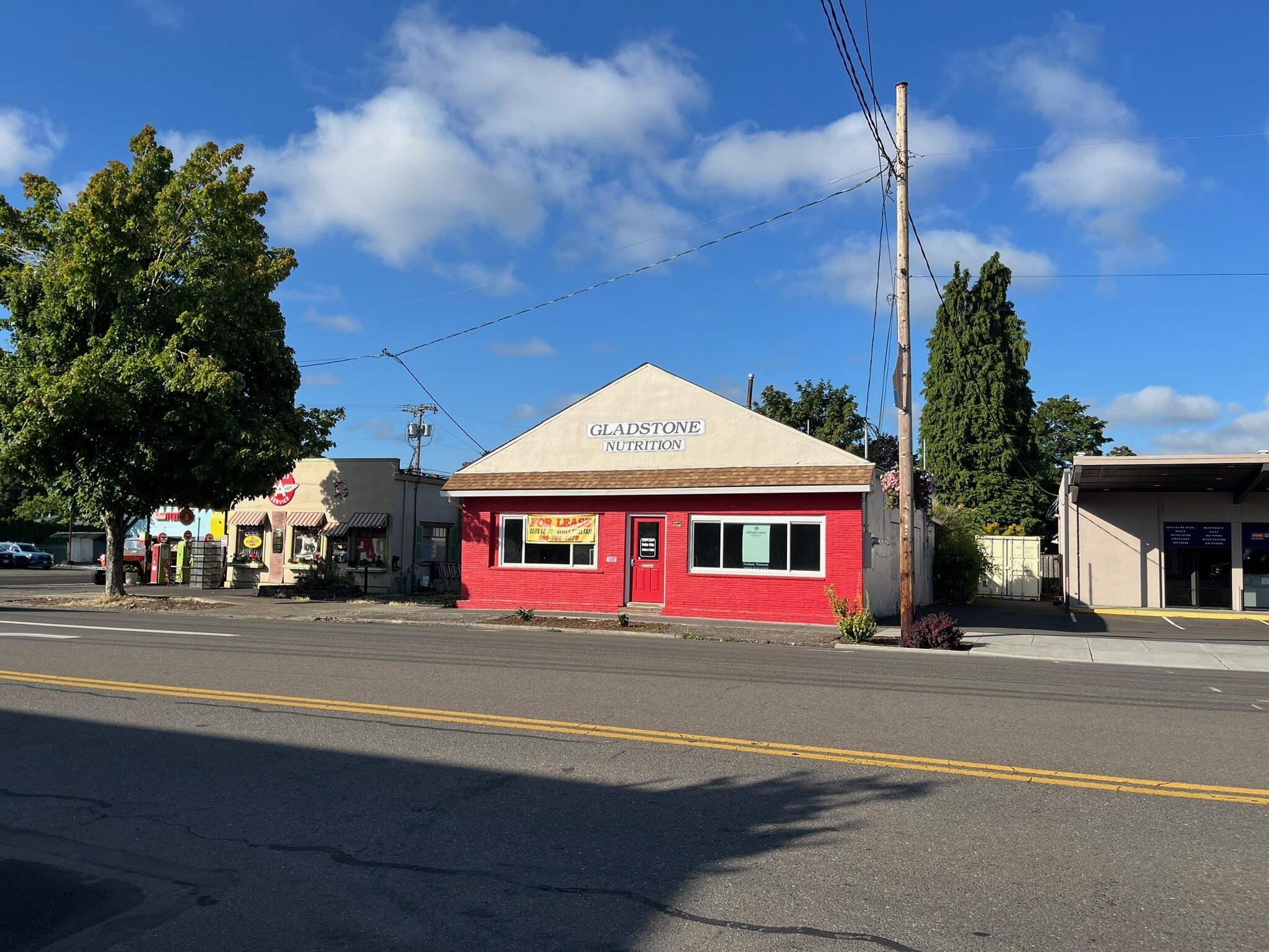 540 Portland Ave, Gladstone, OR for lease Building Photo- Image 1 of 1