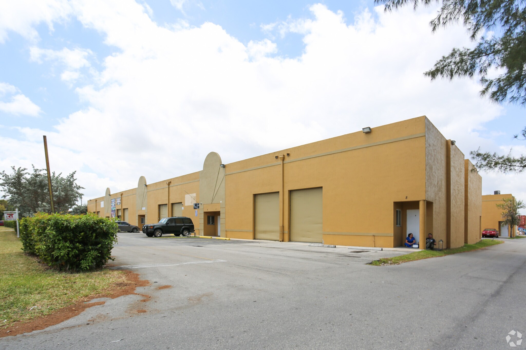 8000 W 24th Ave, Hialeah, FL for sale Primary Photo- Image 1 of 1
