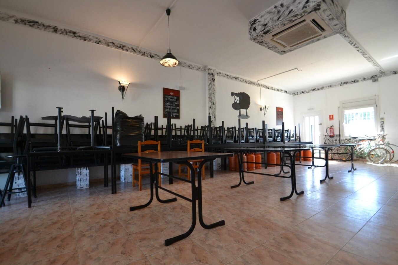 Deltebre, TAR 43580 -  -  - Interior Photo - Image 1 of 17