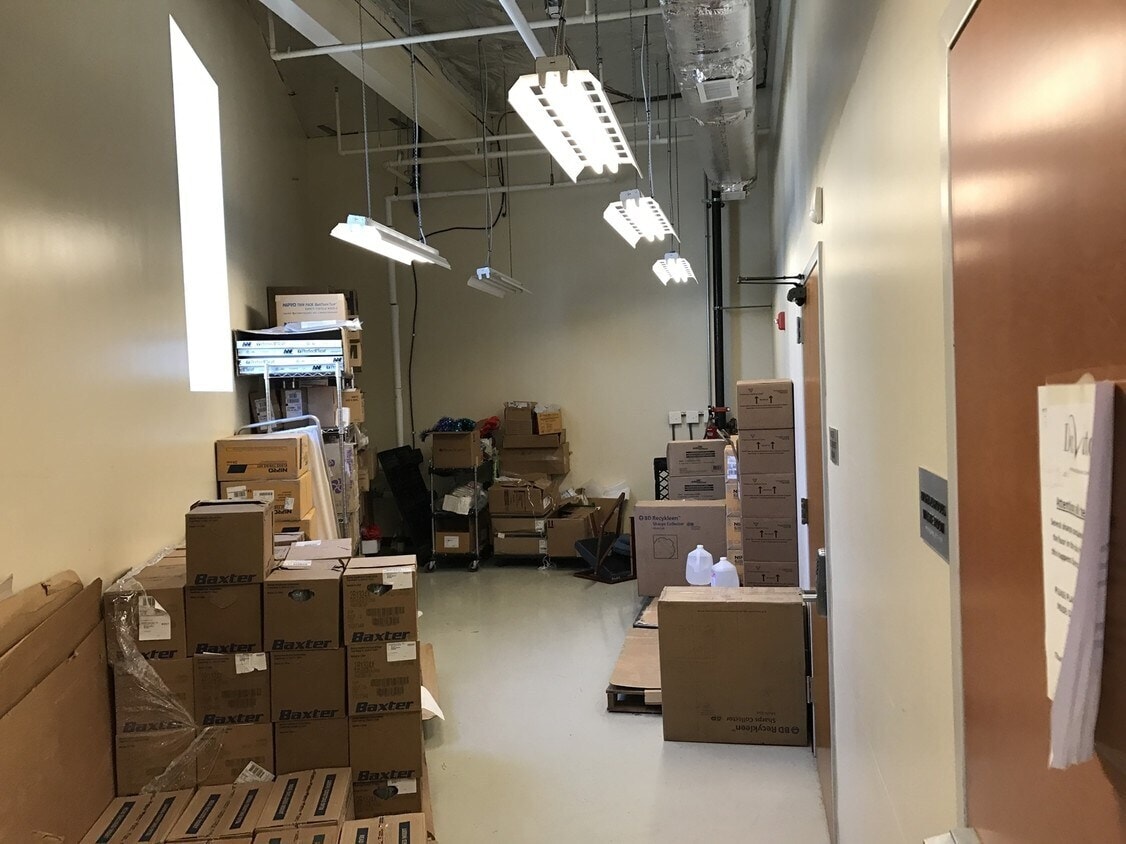 1730 Hamlin St NE, Washington, DC for lease Interior Photo- Image 1 of 6
