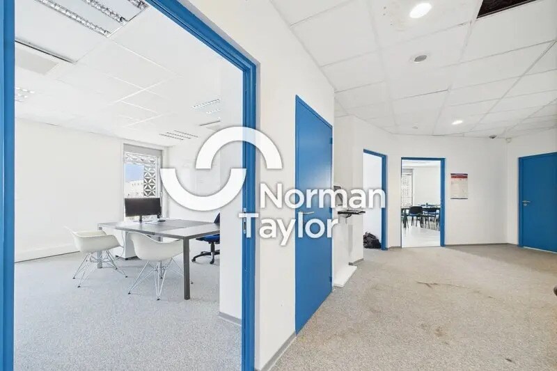 Office in Montpellier for lease - Interior Photo - Image 2 of 12
