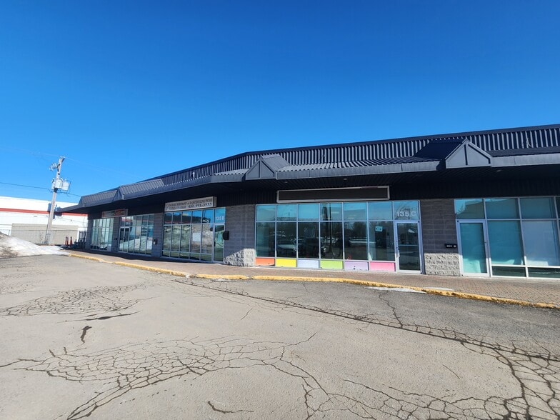 135 25e Av, St-Eustache, QC for lease - Building Photo - Image 3 of 28