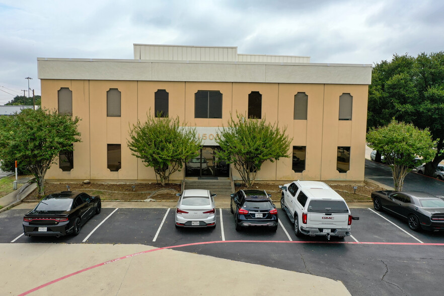 1500 Brown Trl, Bedford, TX for sale - Building Photo - Image 1 of 5