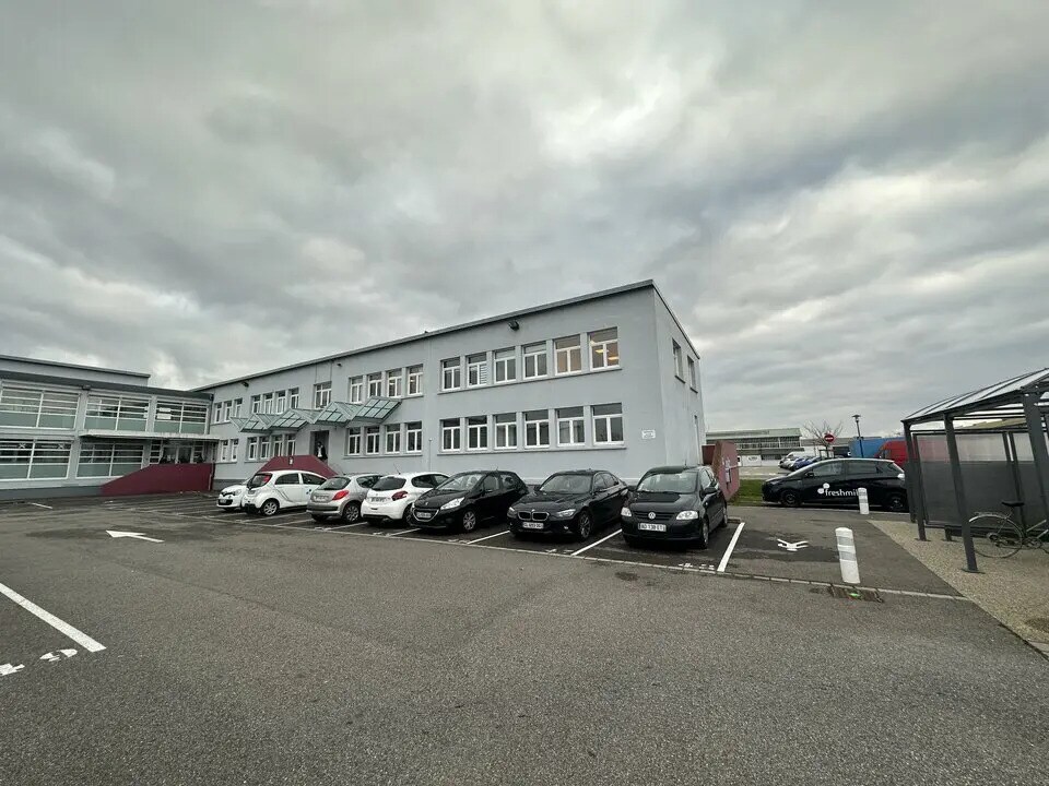 Office in Entzheim for lease Building Photo- Image 1 of 3