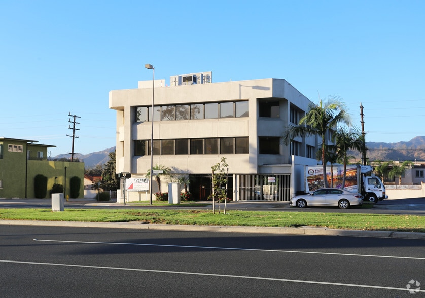 1314 W Glenoaks Blvd, Glendale, CA for lease - Building Photo - Image 1 of 16