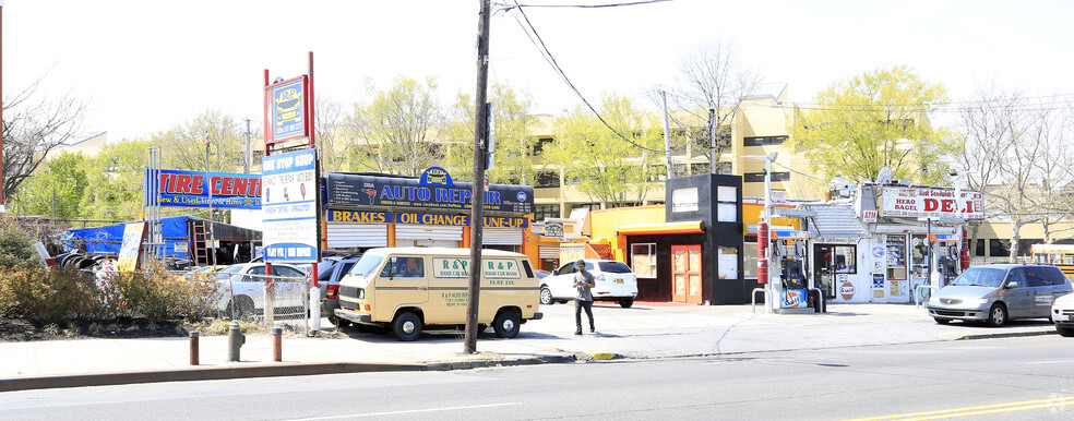 1738 E Gun Hill Rd, Bronx, NY for sale - Primary Photo - Image 1 of 1