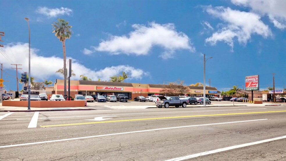 404-414 W Pacific Coast Hwy, Wilmington, CA for lease - Building Photo - Image 2 of 3