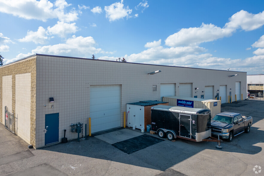 2180-2204 39th Ave NE, Calgary, AB for lease - Building Photo - Image 3 of 5