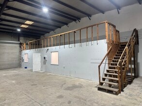 9556 Historic Kings Rd S, Jacksonville, FL for lease Interior Photo- Image 2 of 3