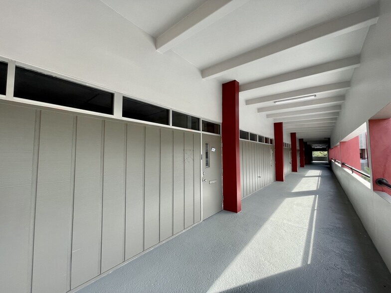 5975 W Sunrise Blvd, Sunrise, FL for lease - Interior Photo - Image 3 of 9