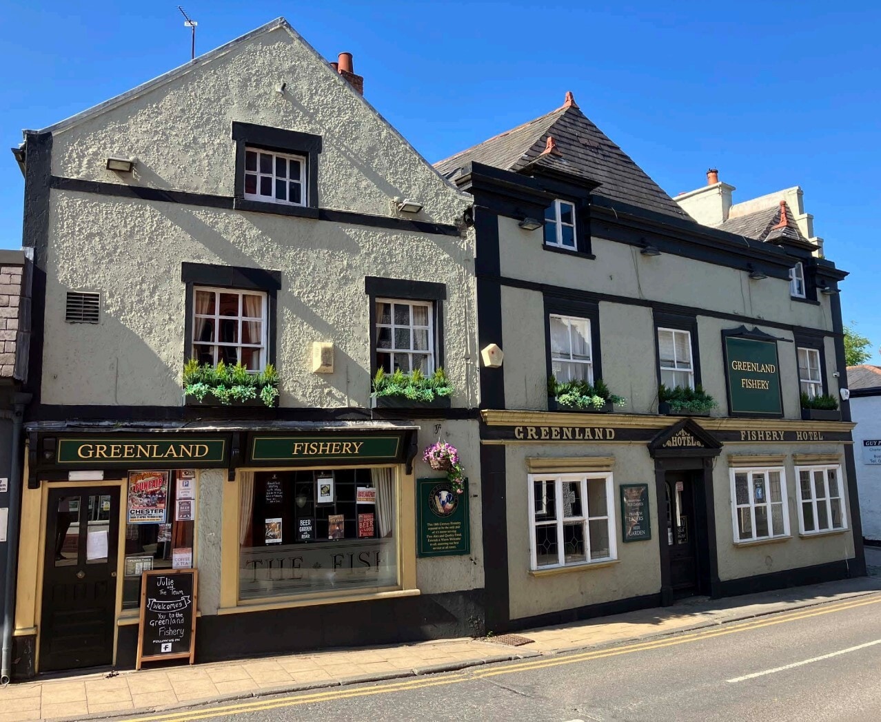 1-3 Parkgate Rd, Neston for sale Primary Photo- Image 1 of 1