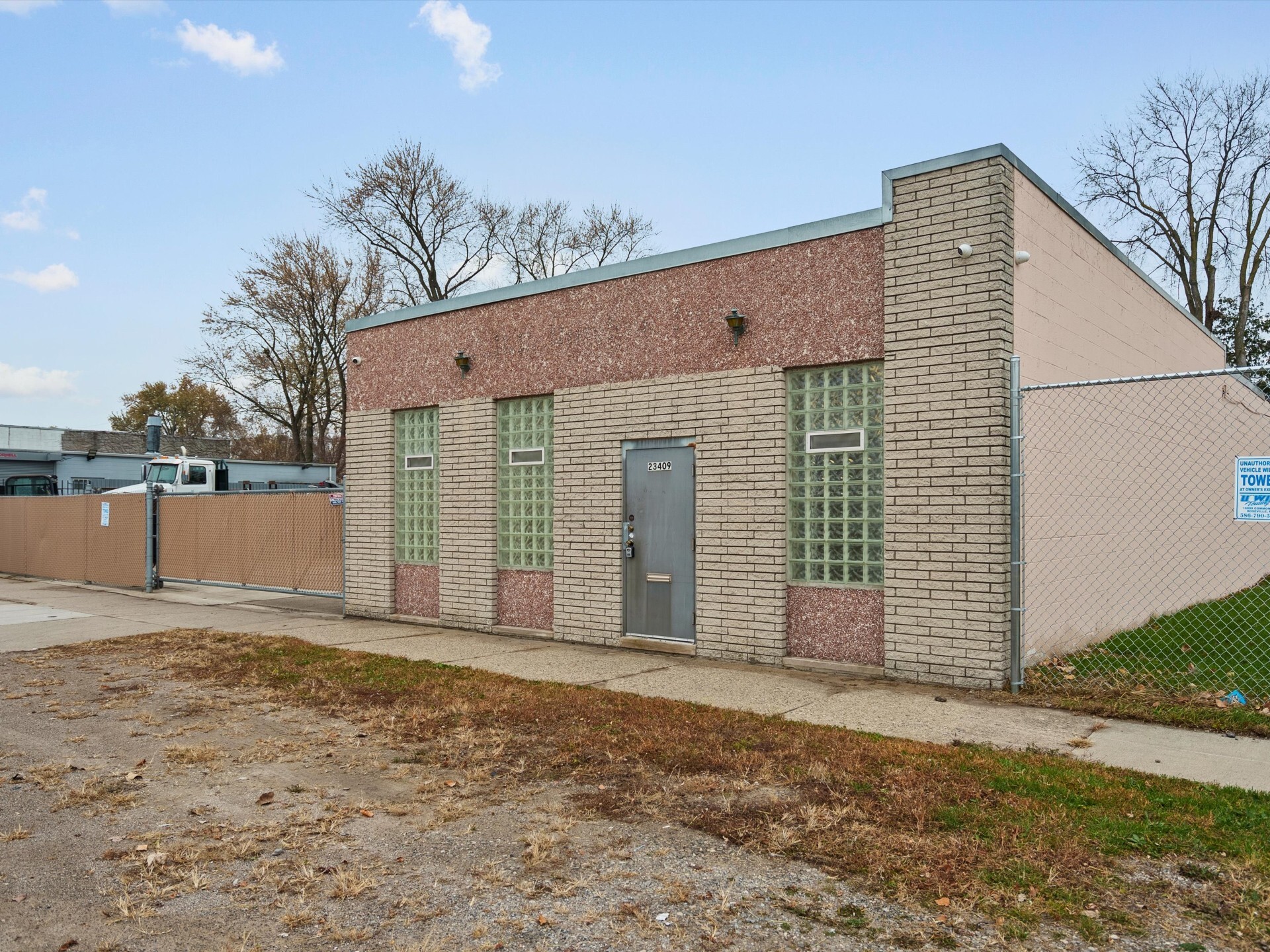 23409 Dequindre Rd, Hazel Park, MI for lease Primary Photo- Image 1 of 19
