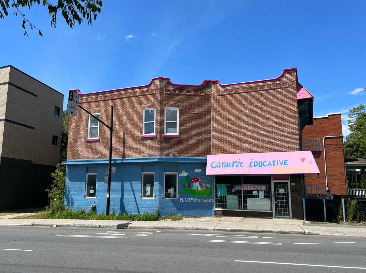 10704 St J.-J.-Gagnier, Montréal, QC for sale Primary Photo- Image 1 of 1