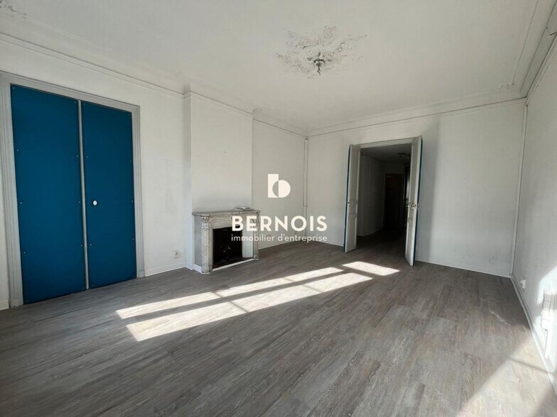 Office in Toulon for lease - Interior Photo - Image 2 of 18