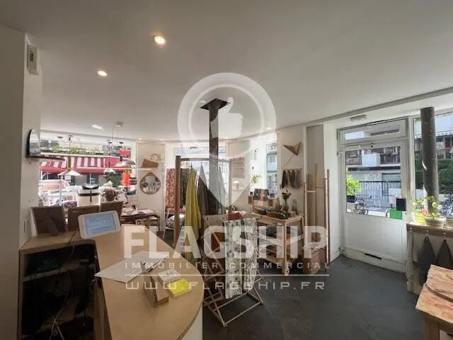 Retail in Paris for lease - Interior Photo - Image 1 of 8