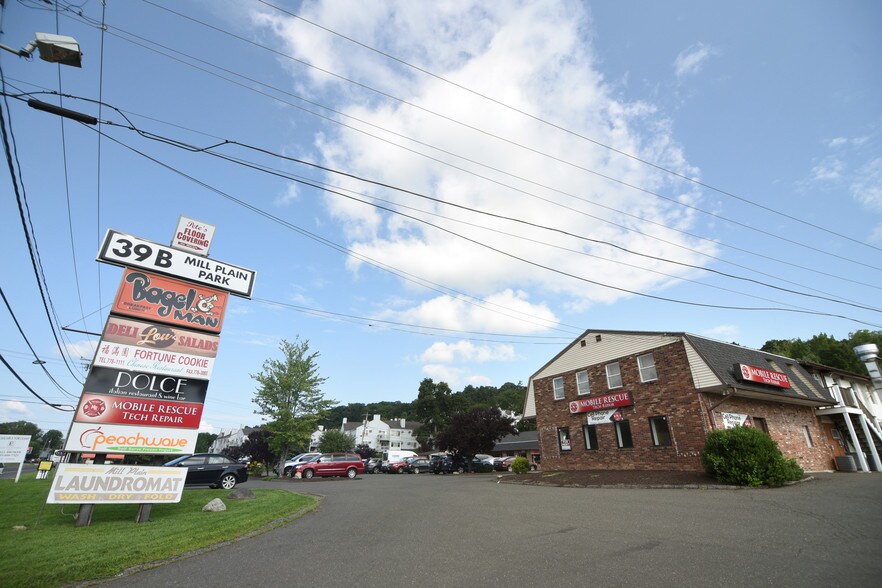 39B Mill Plain Rd, Danbury, CT 06811