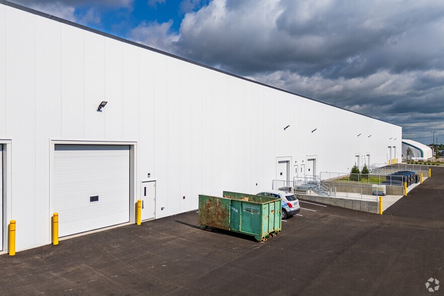 Rue Louis-Blériot, Mascouche, QC for lease - Building Photo - Image 2 of 3