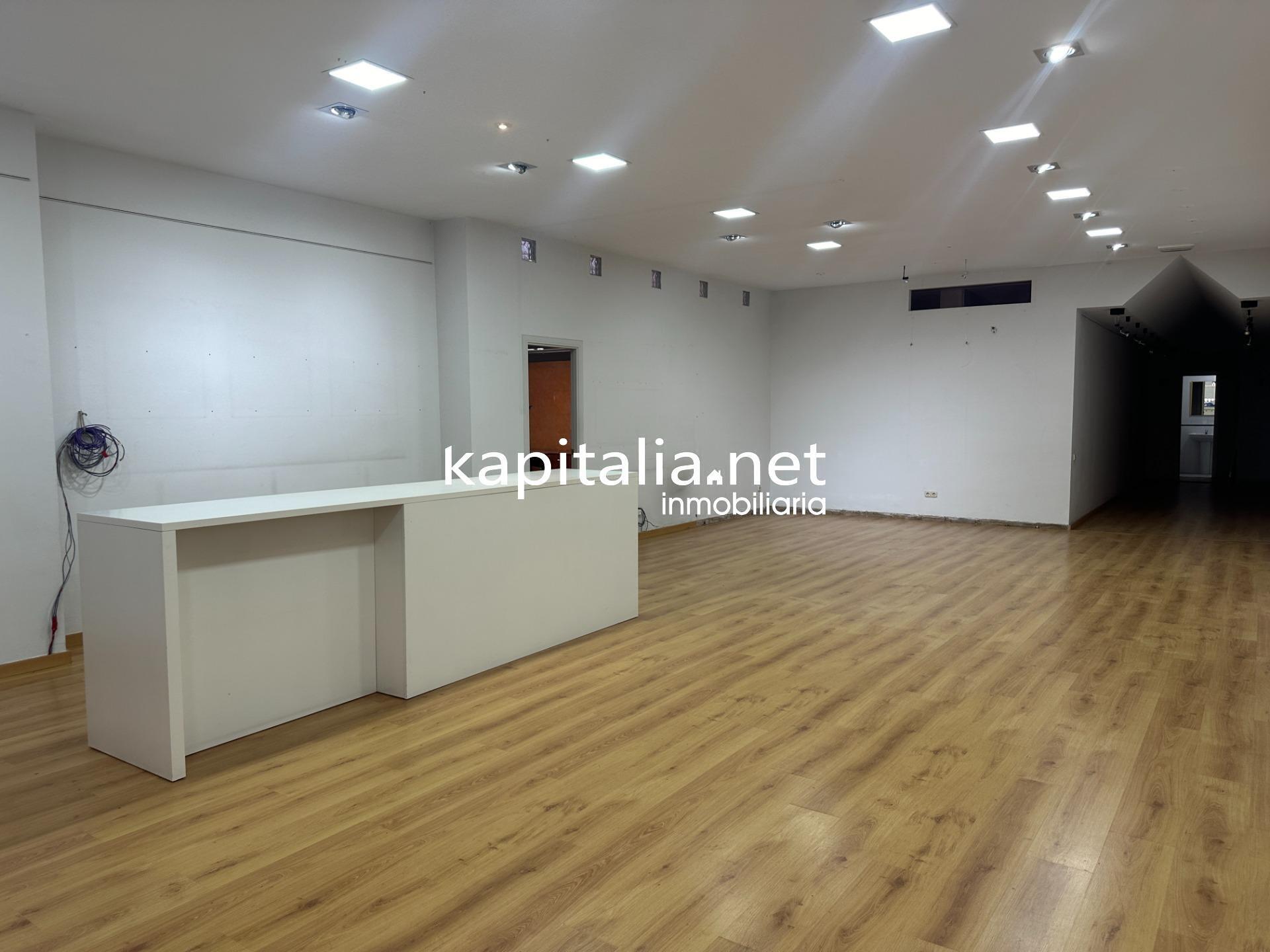 Retail in Ontinyent, Valencia for lease Building Photo- Image 1 of 9