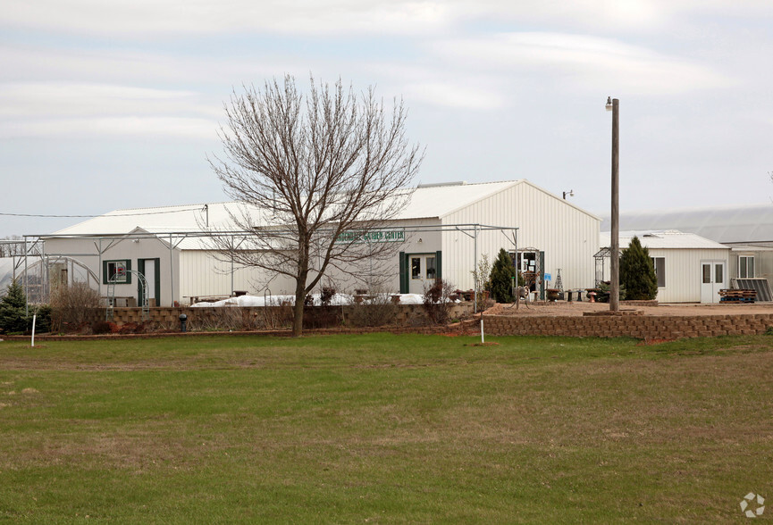 9706 105th St NW, Annandale, MN for sale - Primary Photo - Image 1 of 1