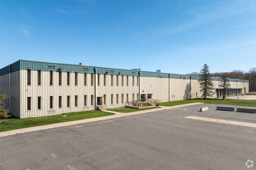 1 Parker Way, Mount Pocono, PA for sale - Primary Photo - Image 1 of 1