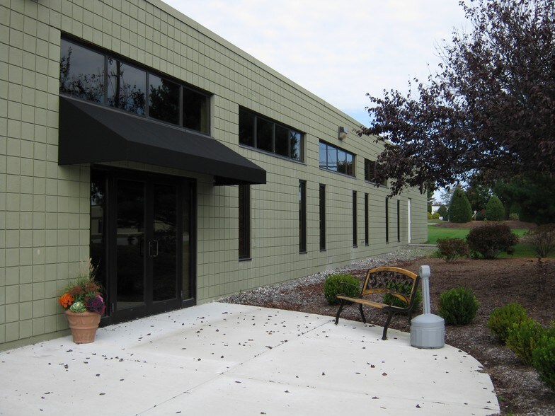 40 Sharpe Dr, Cranston, RI for sale - Building Photo - Image 1 of 1