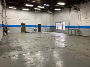 801-823 N Central Ave, Wood Dale, IL for lease Interior Photo- Image 2 of 6