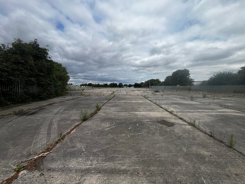 3/3A Quartermaster Road, Westbury for lease - Building Photo - Image 2 of 3