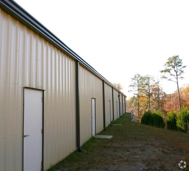 6170 Parkway North Dr, Cumming, GA for lease - Building Photo - Image 3 of 9