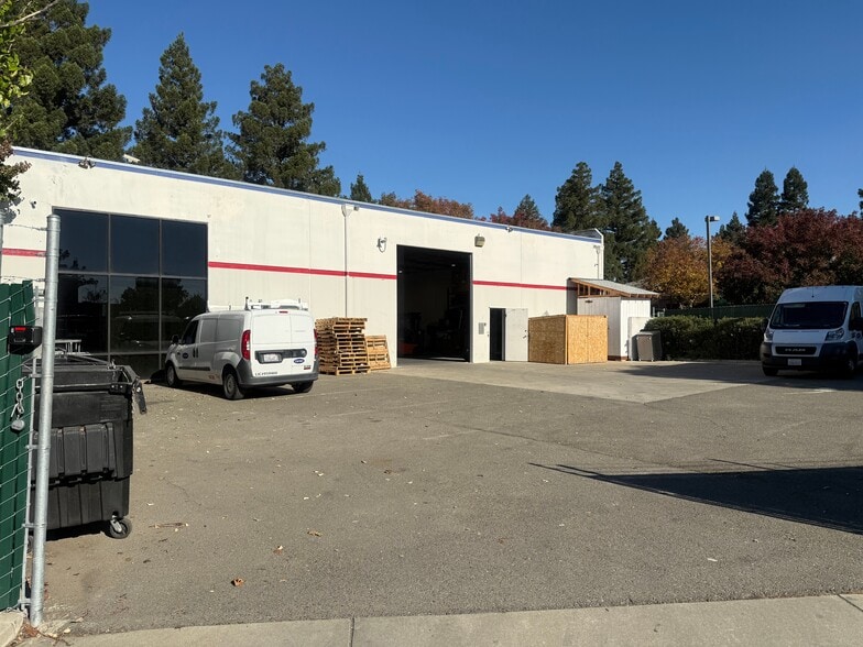 830 W Stadium Ln, Sacramento, CA for sale - Building Photo - Image 2 of 5