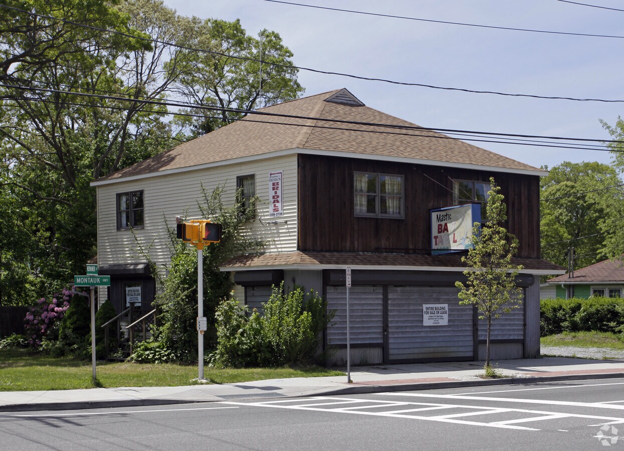 1586 Montauk Hwy, Mastic, NY 11950 Property Record