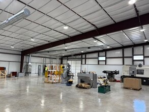 775 County Road 270, Leander, TX for lease Interior Photo- Image 2 of 2