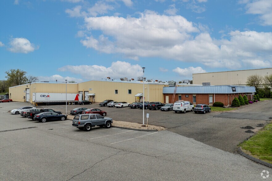 186 Adams St, Manchester, CT for sale - Primary Photo - Image 1 of 1