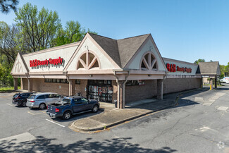 Freestanding | Ideal Corner Lot | Drive-Thru - Parking Garage