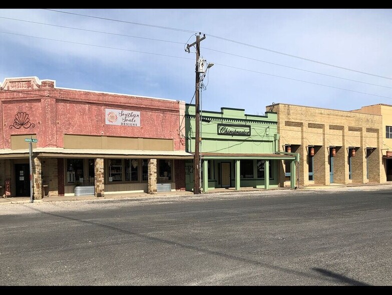109 Dilworth Plz, Poth, TX for sale - Primary Photo - Image 1 of 1