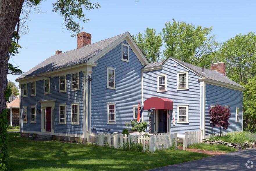 3261 Mendon Rd, Cumberland, RI for sale - Primary Photo - Image 1 of 1