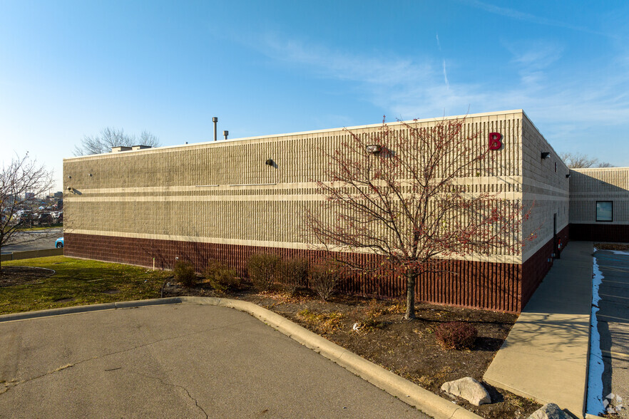 34381 S Gratiot Ave, Clinton Township, MI for sale - Building Photo - Image 3 of 8