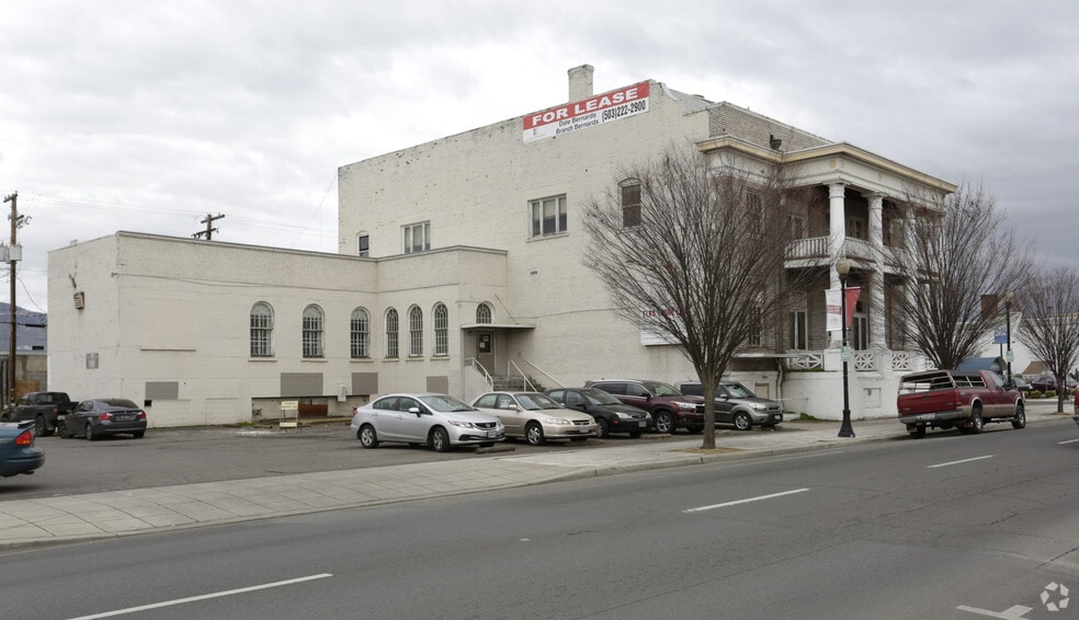 202 N Central Ave, Medford, OR for lease - Building Photo - Image 3 of 3