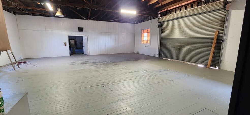 1368 N Blackstone Ave, Fresno, CA for lease - Building Photo - Image 3 of 10