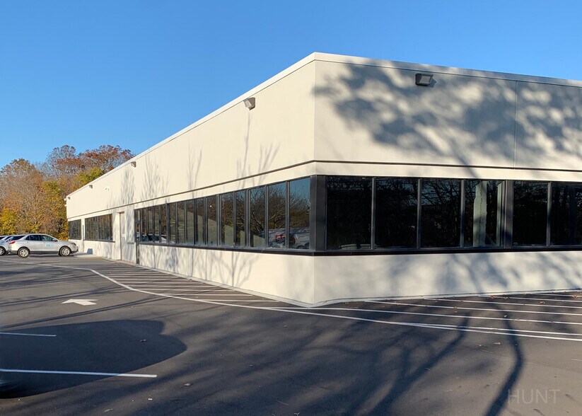 51 E Bethpage Rd, Plainview, NY for sale - Building Photo - Image 1 of 1