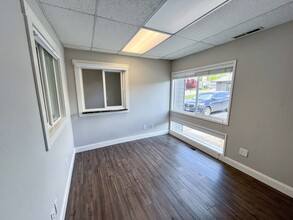 142 Glynbrook St N, Keizer, OR for lease Interior Photo- Image 2 of 24