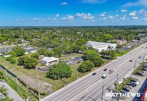 2449 S Military Trl, West Palm Beach FL - Drive Through Restaurant