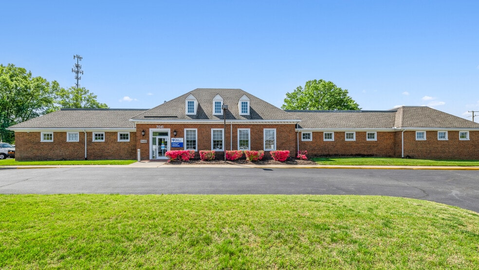 7041 Lee Park Rd, Mechanicsville, VA for sale - Building Photo - Image 2 of 16