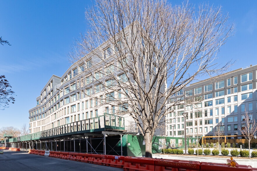 65-75 DuPont St, Brooklyn, NY for lease - Building Photo - Image 2 of 2