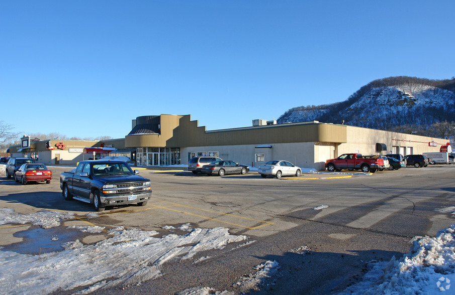 1213-1301 Gilmore Ave, Winona, MN for sale - Primary Photo - Image 1 of 1